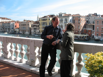 Mit der Schriftstellerin Susanne R&ouml;ckel ebendort (2).